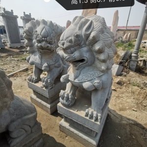 青石石狮